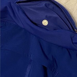 Lululemon  Size 2
“4 inch”  Speed Ups Mid Rise
Color: Larkspur